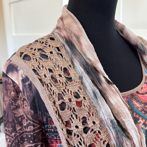 Elysee 26 layered beautiful artsy layered top - Picture 6 of 7